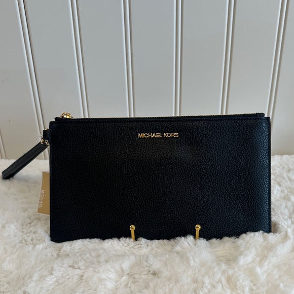 NWT Michael Kors Black Pebbled Leather Wristlet